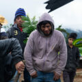 El frío y la lluvia persistente hicieron eco de los llantos de dolor e indignación por la muerte de Lorenzo y la impunidad con la que operan los civiles armados. Foto: Isabel Mateos