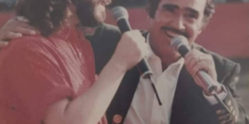 #FotodeOro
Vicente Fernández y el “Buki” - 1987 Símbolo de colisión.

Foto: Cine_Mexicano