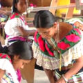México, al ser un país multicultural, representa un reto educativo enorme para los docentes. Cortesía: INPI