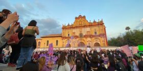 En San Cristóbal de Las Casas, miles de mujeres salieron a las calles y tomaron la plaza. Foto: Saskia Hernández