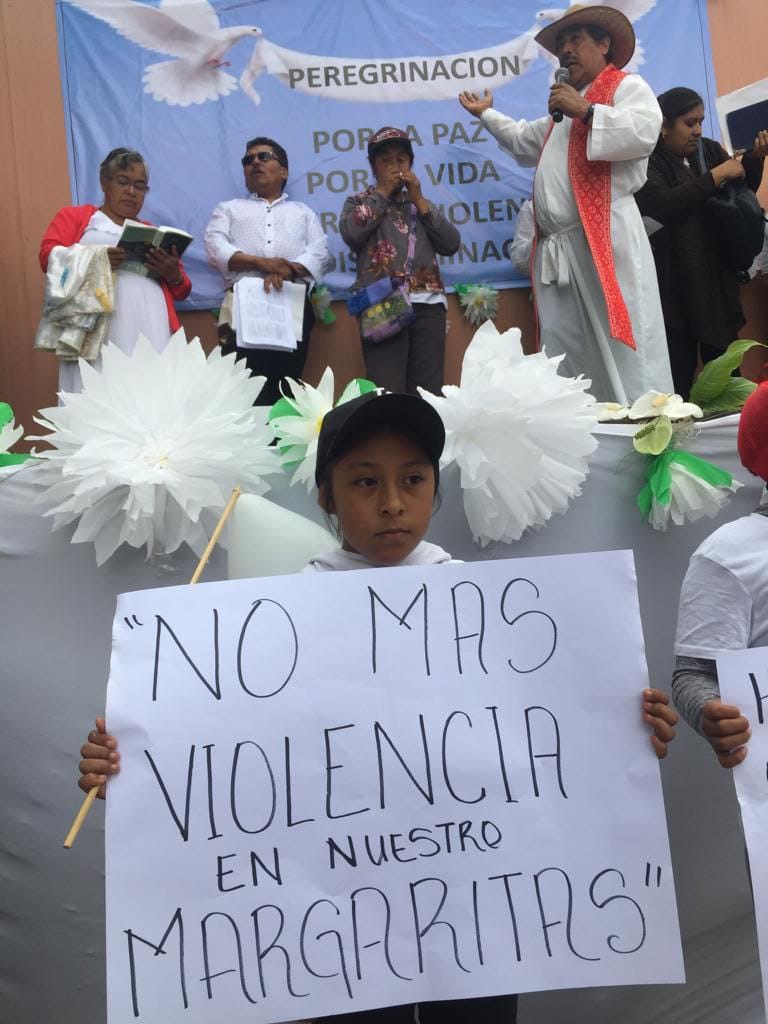 La violencia del siglo XXI en Chiapas posee la semántica de la escala universal, pero como ayer, no es “borrón y cuenta nueva”, como se pretende entenderla. En Chiapas, la centralidad de la pobreza es el primer producto de larga duración del mito desarrollista, esto es, una violencia estructural que socaba todo intento de salir de ell