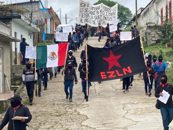 ¿En qué ha cambiado Chiapas a 28 años del Ejército Zapatista de Liberación Nacional (EZLN)? Han cambiado muchas cosas, y, sin embargo, los grandes problemas permanecen. Chiapas sigue siendo el paradigma de la pobreza, con una economía agraria en crisis, miles de migrantes en Estados Unidos y desplazados internos por conflictos religiosos, políticos y agrarios.