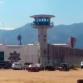 Comando armado propicia la fuga de un líder de una célula criminal bajo resguardo de la Policía Estatal de Oaxaca 