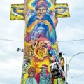 Fuente: Fotografía del (Anti)Monumento a la esistencia,

creado en memoria de los jóvenes caídos durante el paro nacional, en Cali, Colombia.