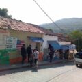 Habitantes de la Región Mezcalapa fueron beneficiados con patrullajes de vigilancia y seguridad, así como con la instalación de un punto fijo de revisión a vehículos de transporte público y particular. Cortesía: SSyPC