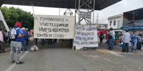 En septiembre de 2022 la población de Frontera Comalapa se manifestó para exigir la localización de Rolando Rodríguez, Comisariado ejidal del poblado Sinaloa. A la fecha las autoridades no han dado respuesta. Foto: Comunidad