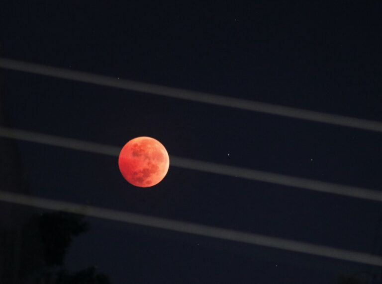 Así fue el último eclipse lunar total del año próximo será en 2025