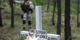 Gobierno de Chihuahua negoció con los cuerpos de jesuitas: AMLO; Fiscalía lo niega
Foto: Raíchali