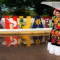 Carolina Chiñas, la joven zapoteca que canta sones regionales en diidxazá para seguir revitalizando su lengua materna