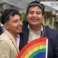 Adrián y LuisFer, dos jovenes ayuujk que se casaron en la primera boda gay mixe en Oaxaca
Foto: Jesús Méndez