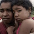 Génesis, de 29 años, abraza a su hija de 4 años tras haber terminado el peligro viaje a través de la selva del Darién, entre Colombia y Panamá.
Cortesía: ACNUR/Nicolo Filippo Rosso.