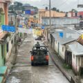 Policías y militares Patrullan Pantelhó, ante confrontación entre grupo armado y autodefensas El Machete. Foto: Chiapas Paralelo