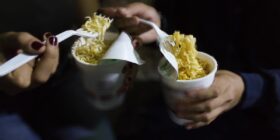 La comida chatarra suele ser la opción más económica para estudiantes universitarios (Foto: Josué Hernández)
