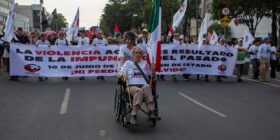 “¡Ni perdón ni olvido!”: A 54 años del Halconazo, estudiantes y colectivos marchan por justicia en CDMX
Foto: Zona Docs