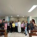 Nicandro Maza, de color celeste, exponiendo sus conocimientos en Honduras. Foto: Cortesía