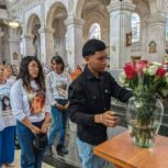 Yessi Carrera encabeza misa para recordar a su hijo a 10 años de su desaparición en Galeana
Foto: Raíchali