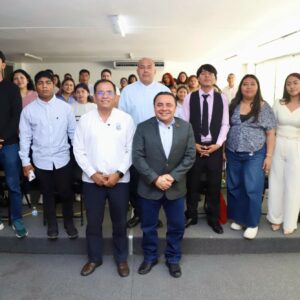 Juan Carlos Moreno Guillén acerca el Poder Judicial a estudiantes de Ciencias Políticas de la UNICACH