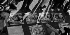 Guerreros Buscadores de Jalisco realizan jornada de pega de fichas y losetas de búsqueda en la Glorieta de las y los desaparecidos 2