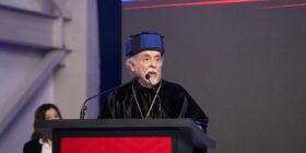 El laureado Dr. Antonio García de León y Griego