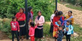 Académicos de la UNICACH fortalecen la salud comunitaria en el Cañón del Sumidero Beneficiarios del trabajo de la UNICACH en el Cañón del Sumidero. Foto: Cortesía