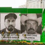 CIUDAD DE MÉXICO 22/01/2023 Familiares y  amigos de los defensores de derechos humanos Ricardo Lagunes Gasca y Antonio Díaz Valencia se manifiestan en la glorieta de las y los desaparecidos exigiendo la presentación con vida de sus seres queridos