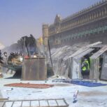 CIUDAD DE MÉXICO, 15NOVIEMBRE2025.- Enfrentamientos entre personas que participaron en la llamada Marcha de la Generación Z y policías capitalinos frente a Palacio Nacional. Los inconformes protestaron contra la inseguridad que se vive en el país. FOTO: IVÁN STEPHENS/CUARTOSCURO.COM